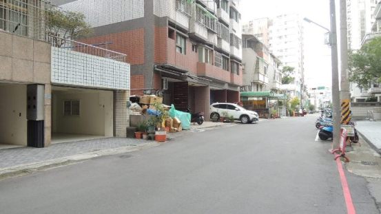 照片三
