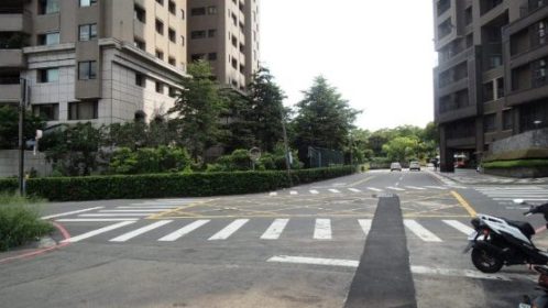 照片三