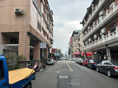 照片三