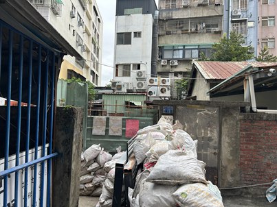照片三
