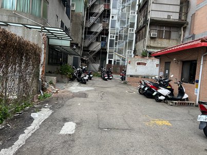 照片三