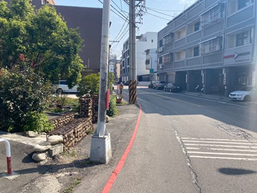 照片三