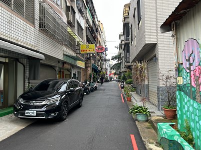照片三