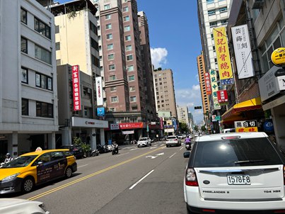 照片三