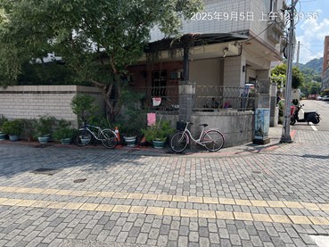 照片三
