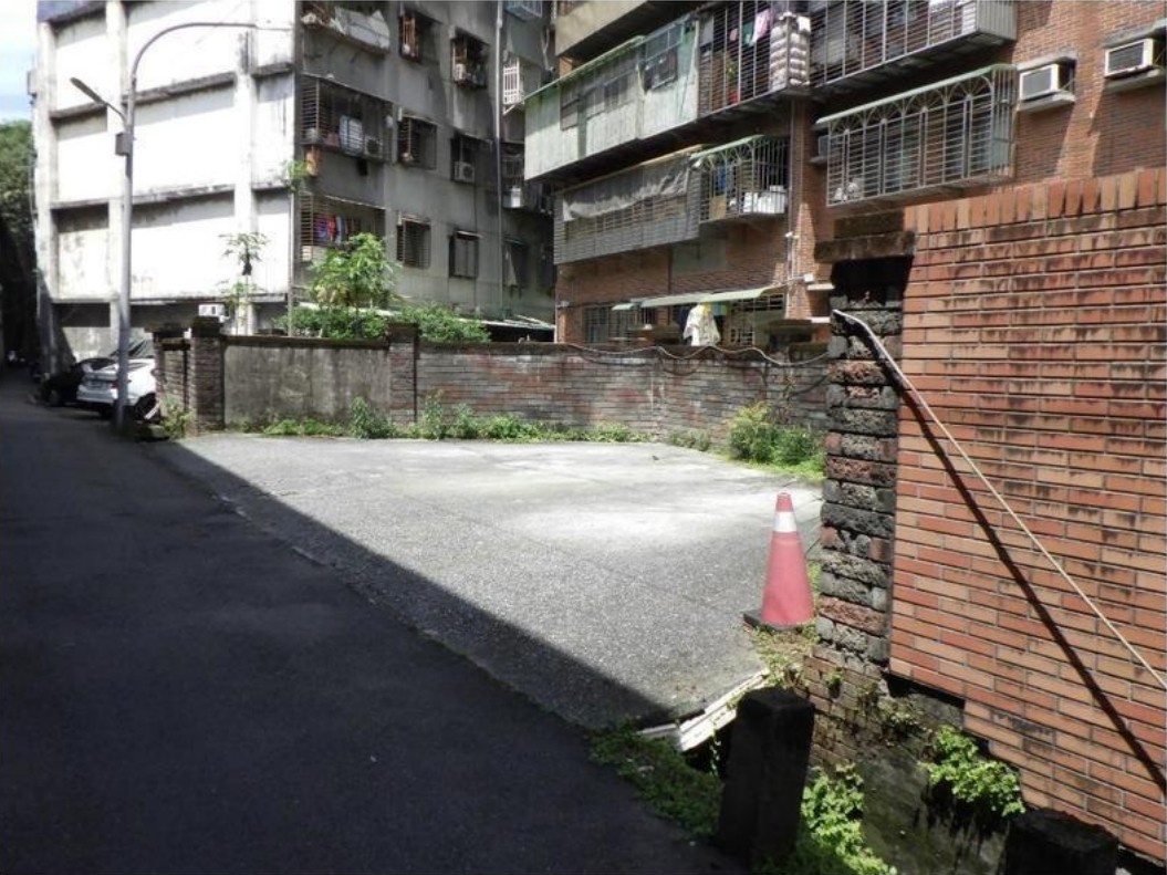 照片三