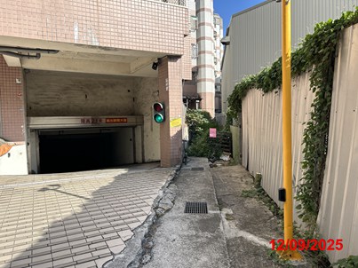照片三