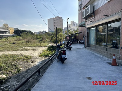 照片三