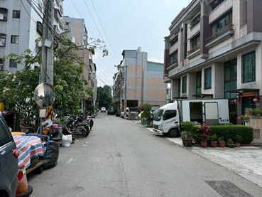 照片三