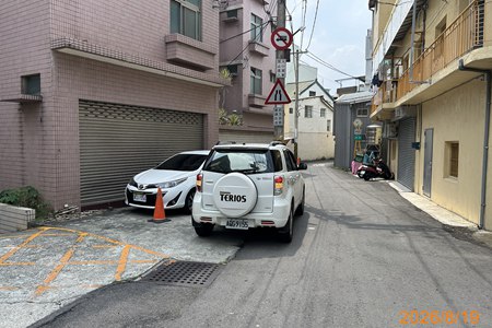 照片三