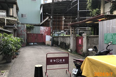照片三